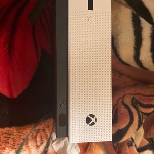Selling Xbox only cables included no controller